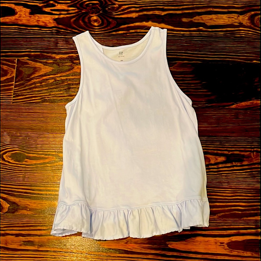 Light purple, ruffled tank top